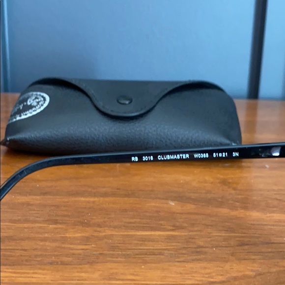 Ray-Ban Clubmaster Classic — Black - Picture 4 of 4